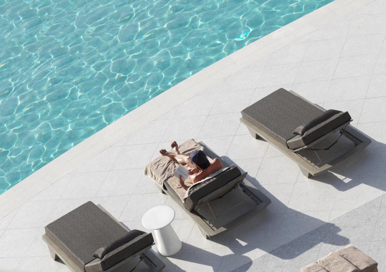Nautilux Rethymno By Mage Hotels 外观 照片 A man sunbathing