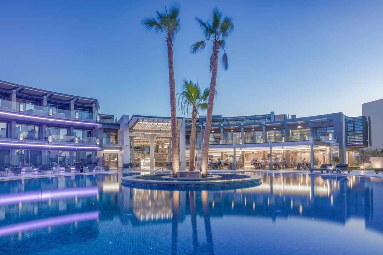 Nautilux Rethymno By Mage Hotels 外观 照片 The hotel at night